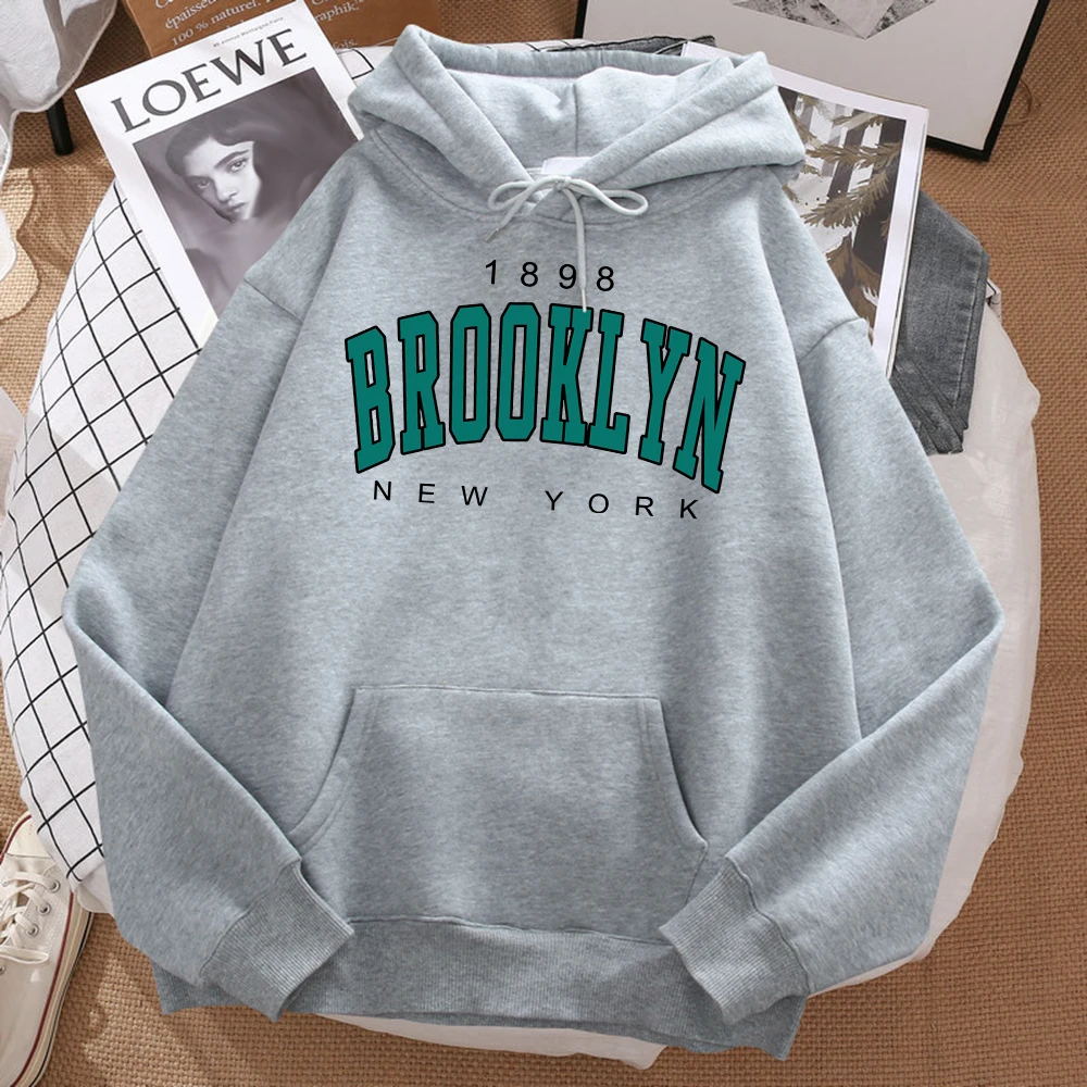 1898 Sudadera con capucha estampada de Brooklyn New York. - Image 3