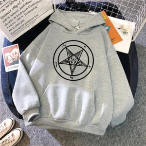 Sudadera gótica misteriosa con estampado de estrella de cinco puntas.