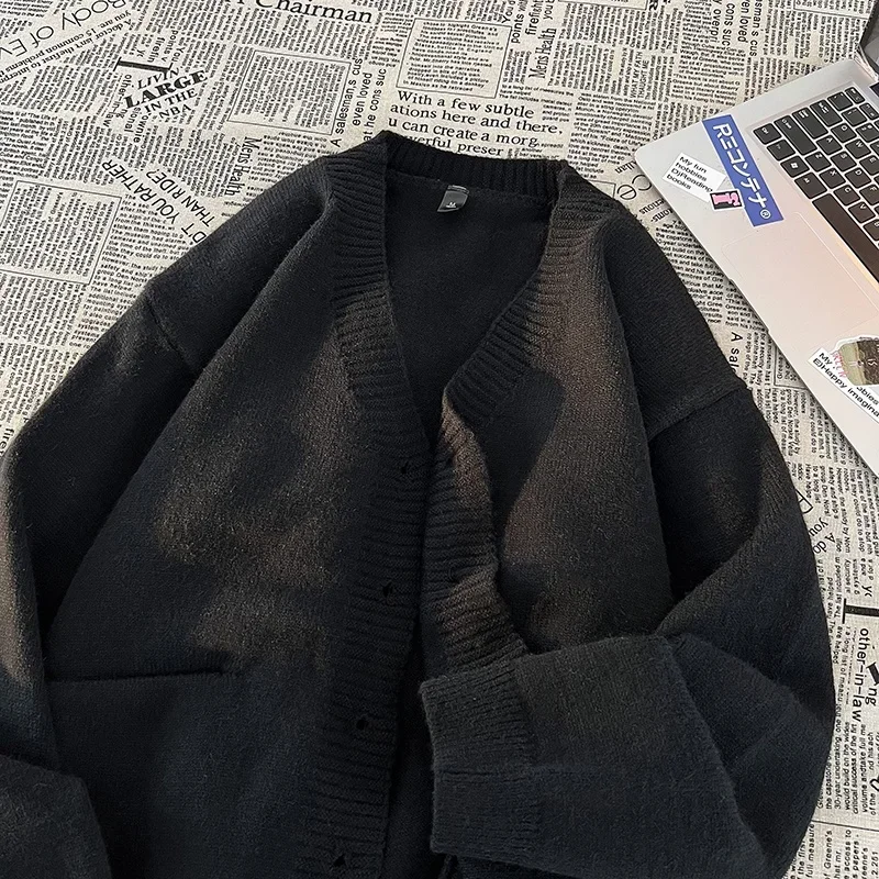 Cárdigan informal versátil con cuello en V, cómoda. - Image 4