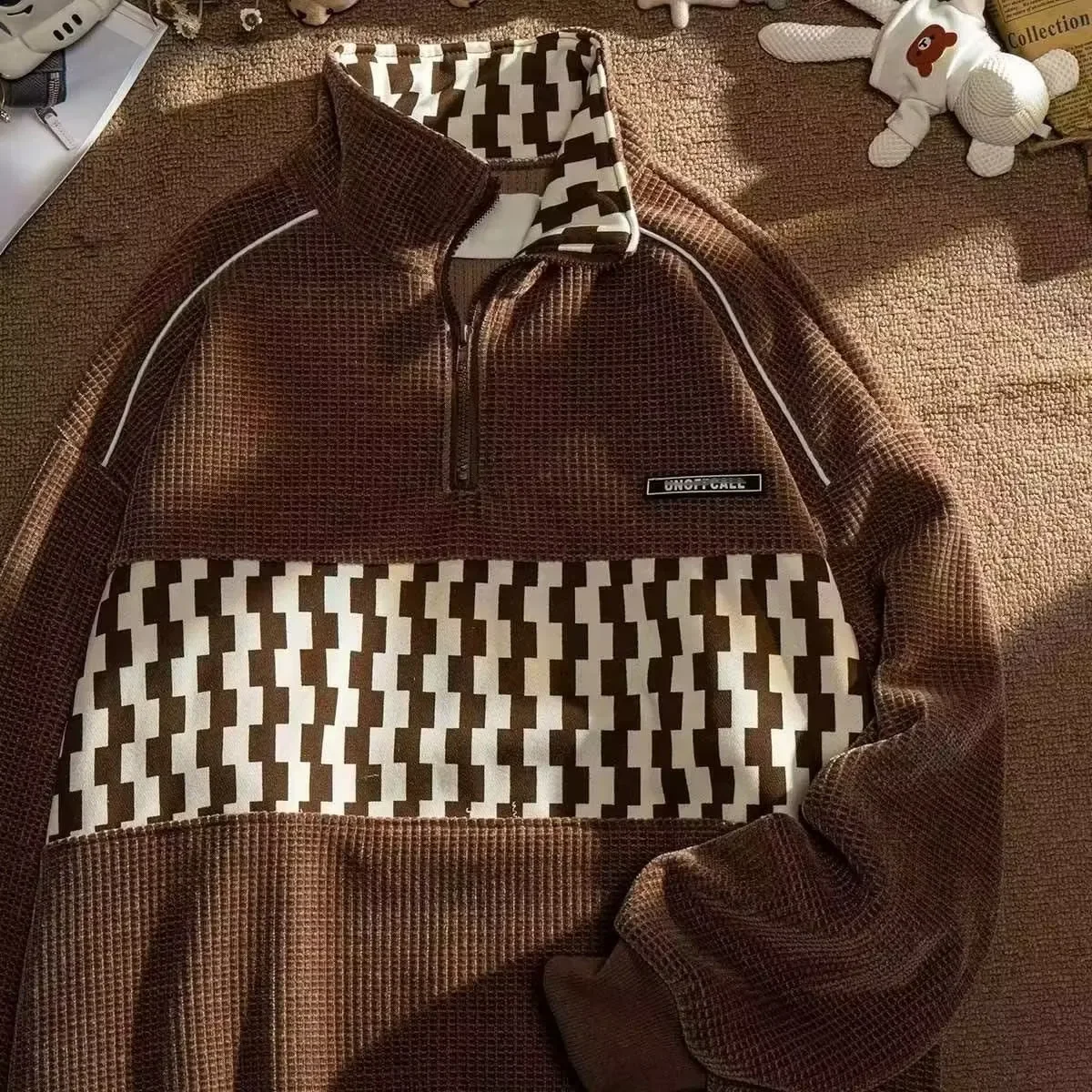 Sudadera gruesa a cuadros con cremallera. - Image 2