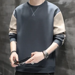 Suéter con cuello redondo.