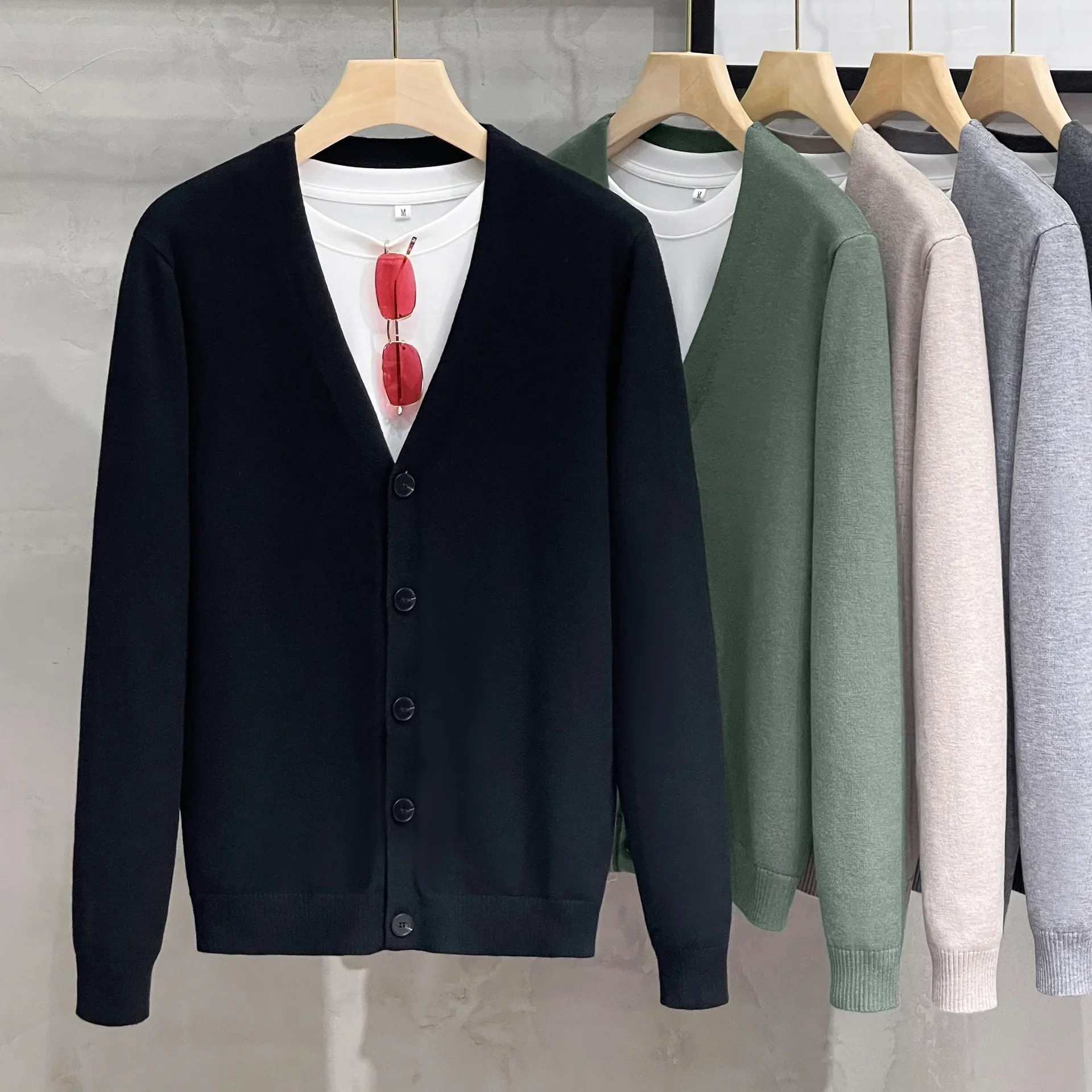 Suéter de punto con cuello en V, estilo informal, otoño. - Image 3