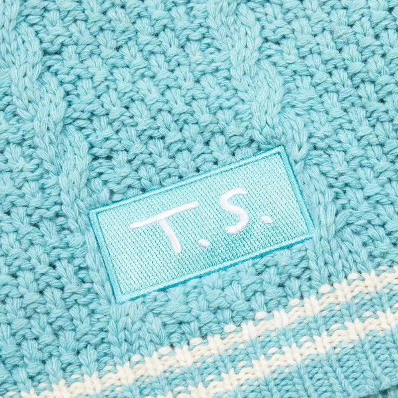 Suéter bordado, cuello en V, manga larga. - Image 2