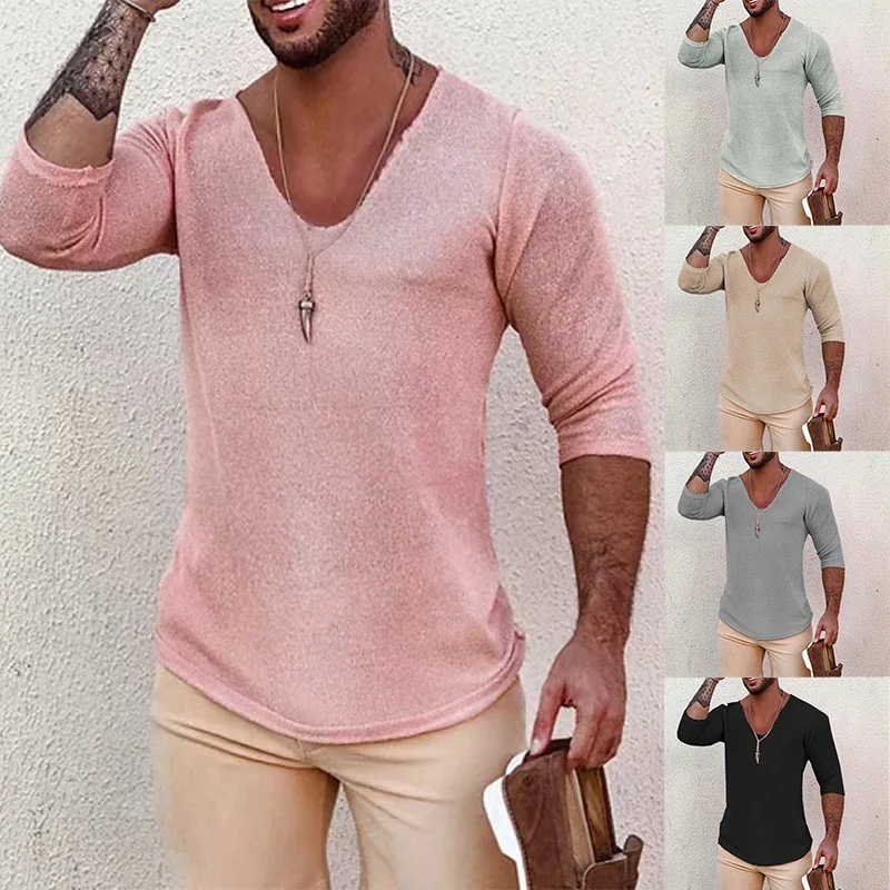 Playera de manga larga, cuello en V.