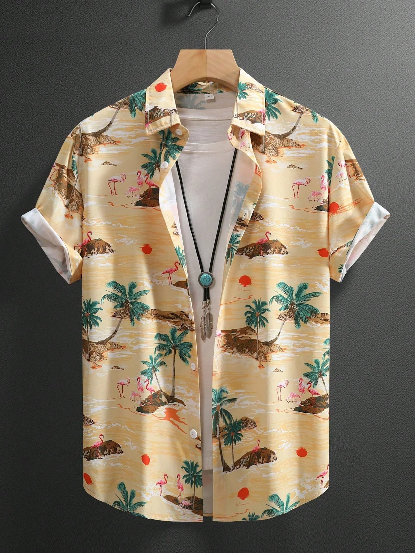 Camisa de manga corta con cuello abierto con botones. - Image 3