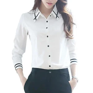 Camisa elegante de manga larga, ajustada con cuello levantado.