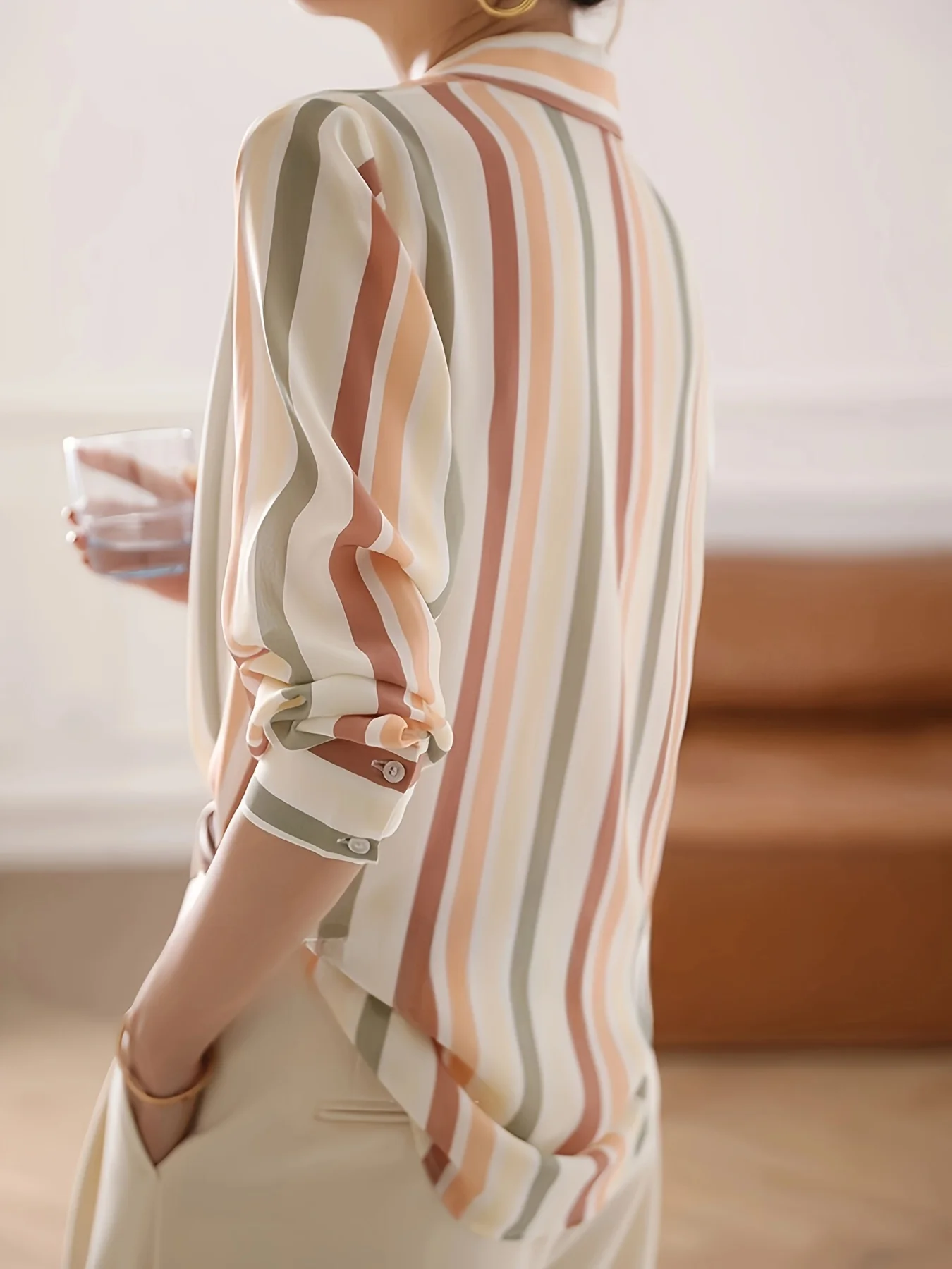 Blusa con botone - Image 2