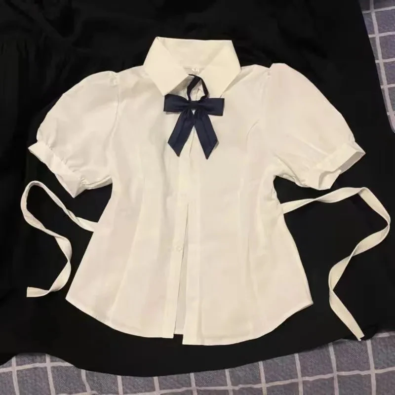 Camisa blanca, moda coreana, manga corta.