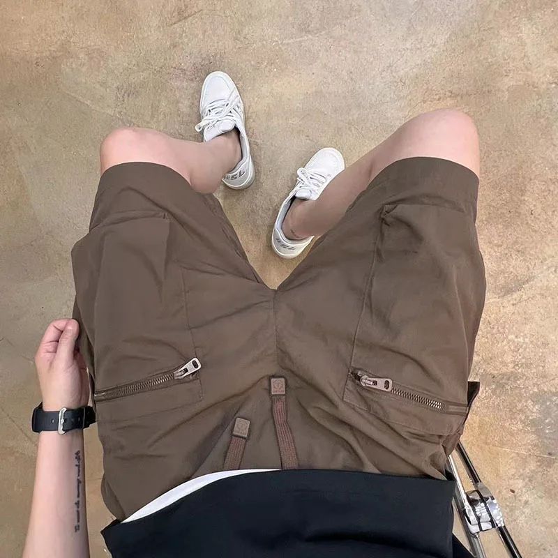 Bermudas ligeros con múltiples bolsillos. - Image 2