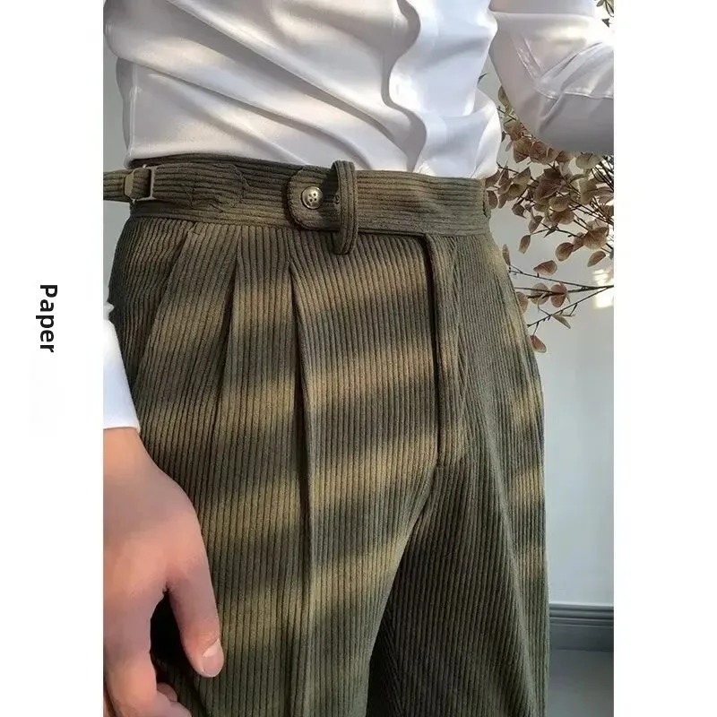 Pantalones casuales versátiles.