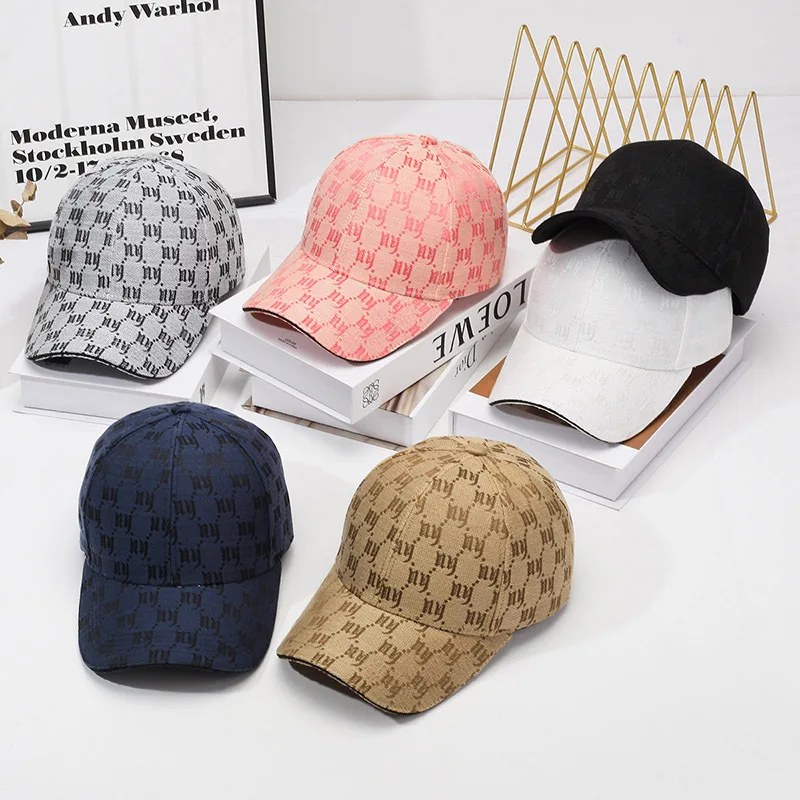 Gorra de béisbol blanca elegante y de moda: una mezcla de estilos y versatilidad - Image 4