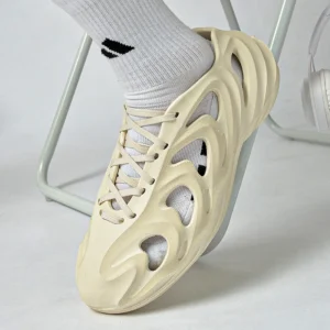 Zapatos con agujeros  con cordones, zapatos ligeros.