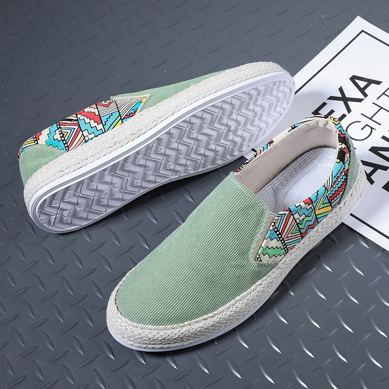 Zapatos de lona, mocasines informales.