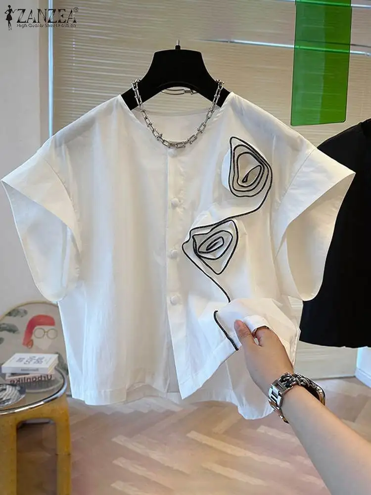 Blusa de manga corta con flores tres D, camisa de cuello redondo.