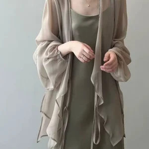 Camisas con cuello en V holgadas de manga larga.