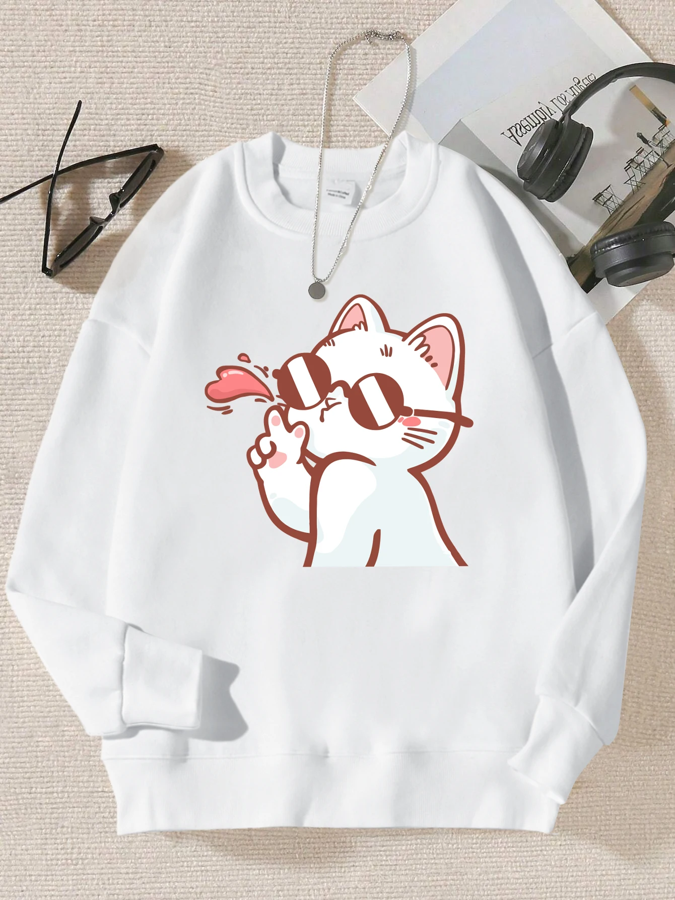 Sudadera de gato con gafas de sol. - Image 2