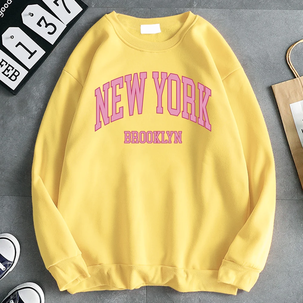 Jersey sencillo de tendencia, estampado de letras de la ciudad de Nueva York Brooklyn, con cuello redondo. - Image 13