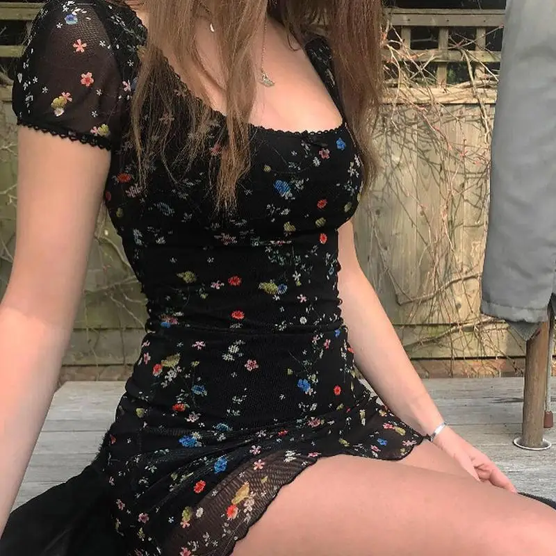 Vestidos con flores ajustadas de cintura alta. - Image 2