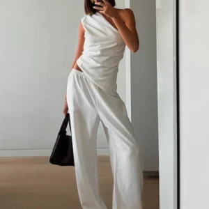 Conjunto de dos piezas pantalón  de chándal, Top con espalda descubierta.