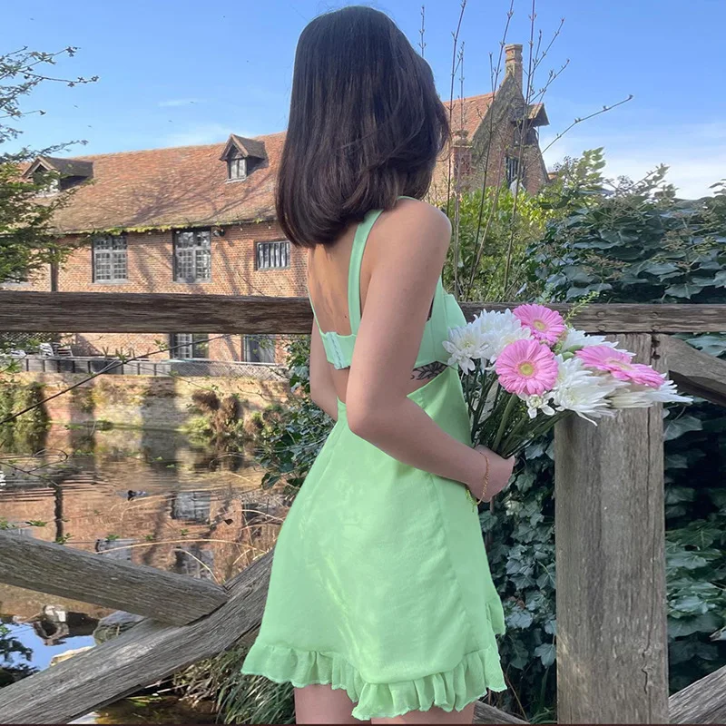 Vestidos recortado ajustado con tirantes con volantes sin espalda. - Image 2