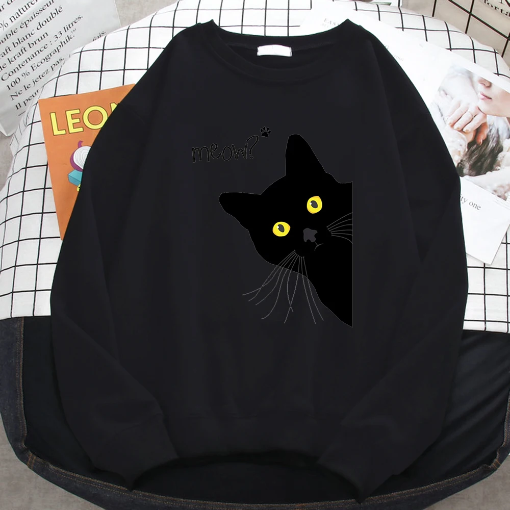 Sudadera, con estampado de gato negro con cuello redondo. - Image 7