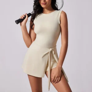 Vestido de tenis con pantalones cortos incorporados, sin mangas Cuello barco.