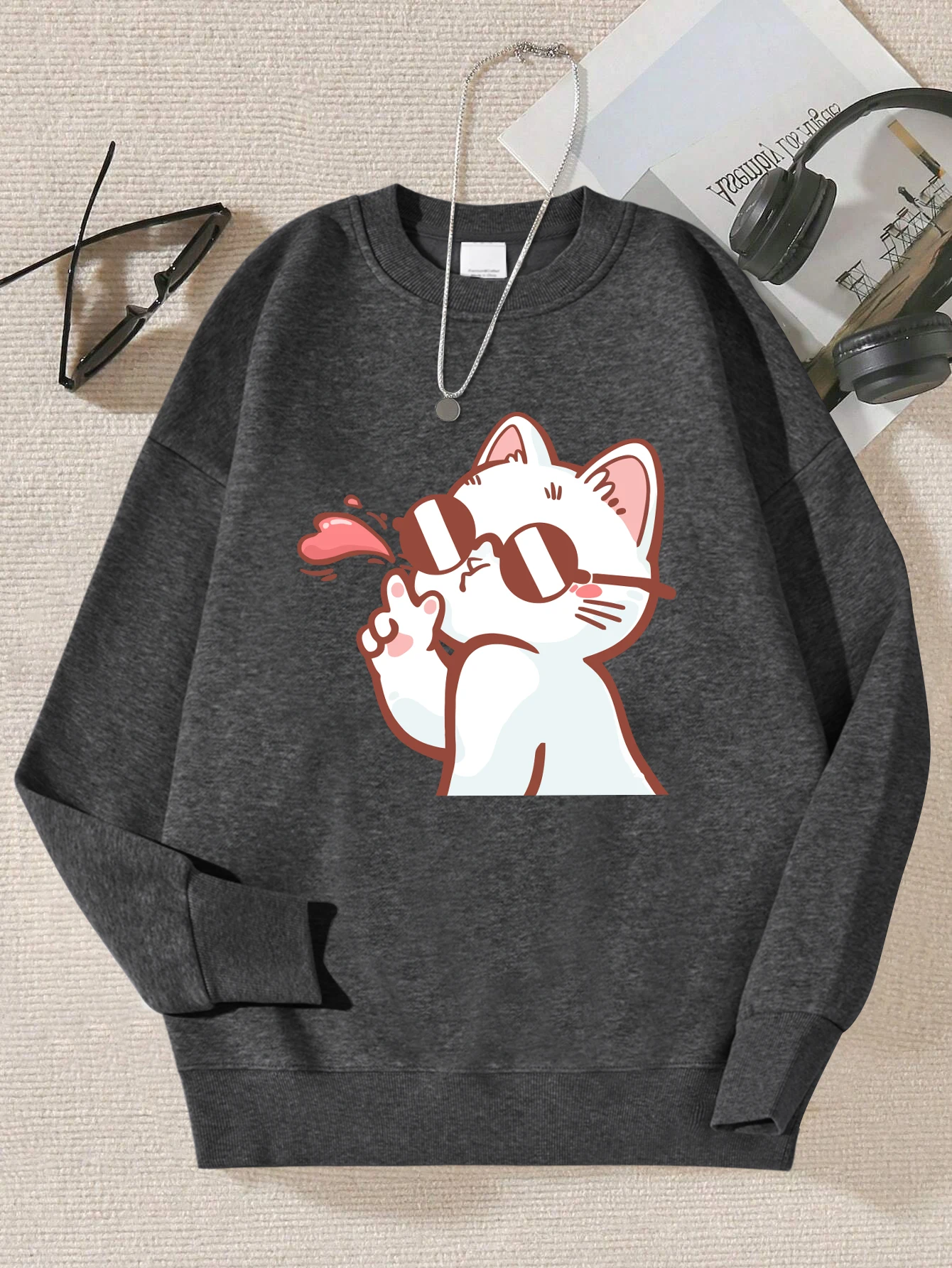 Sudadera de gato con gafas de sol. - Image 13