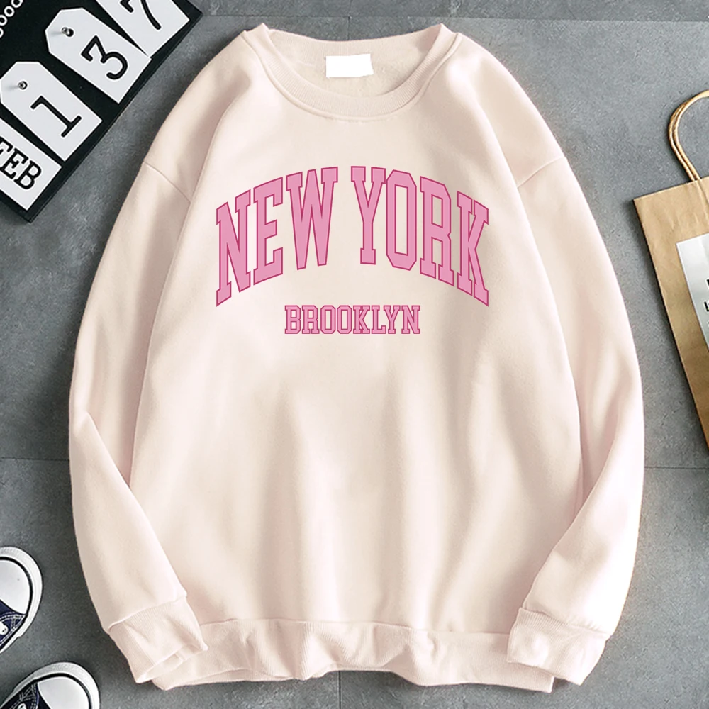 Jersey sencillo de tendencia, estampado de letras de la ciudad de Nueva York Brooklyn, con cuello redondo. - Image 14