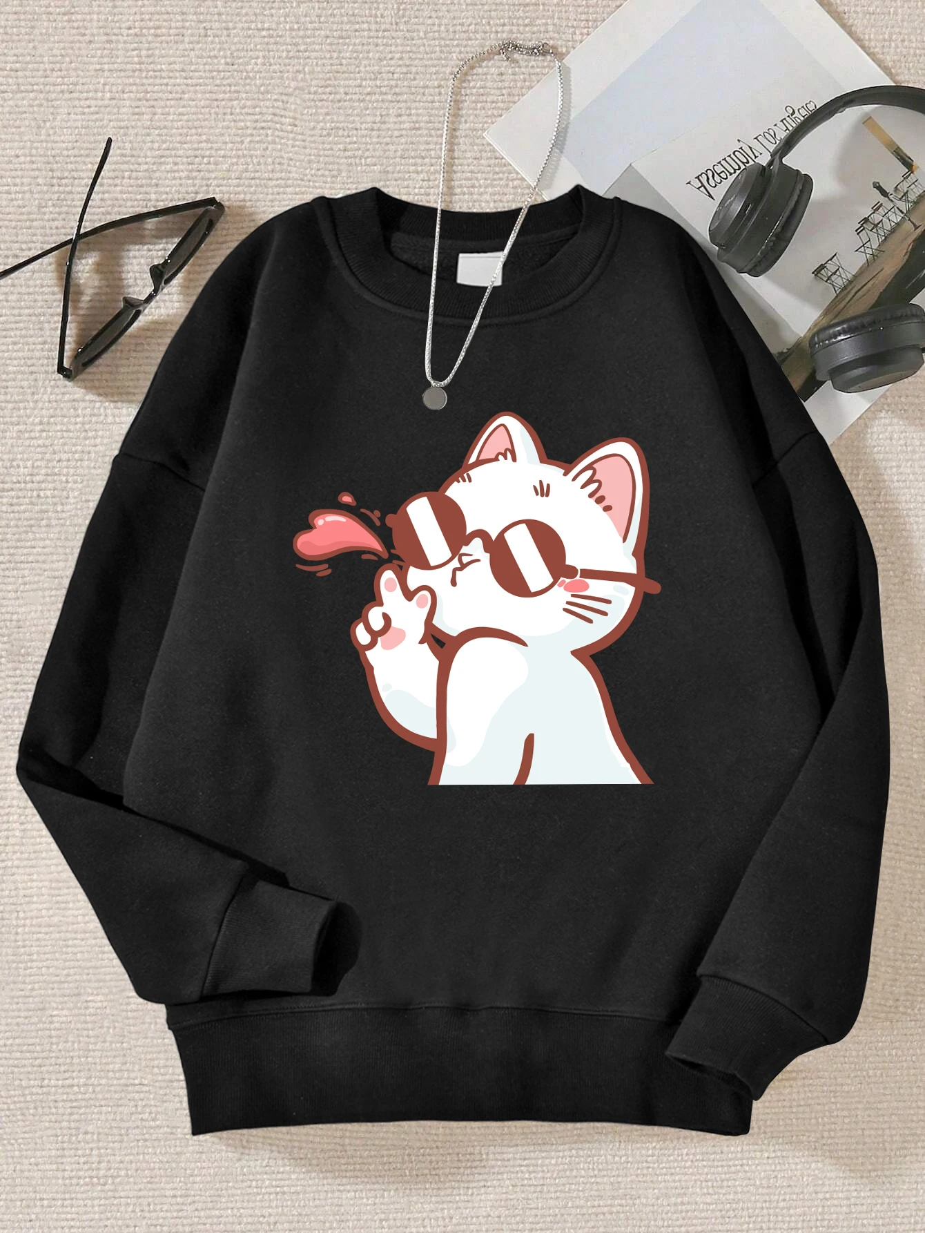 Sudadera de gato con gafas de sol. - Image 3