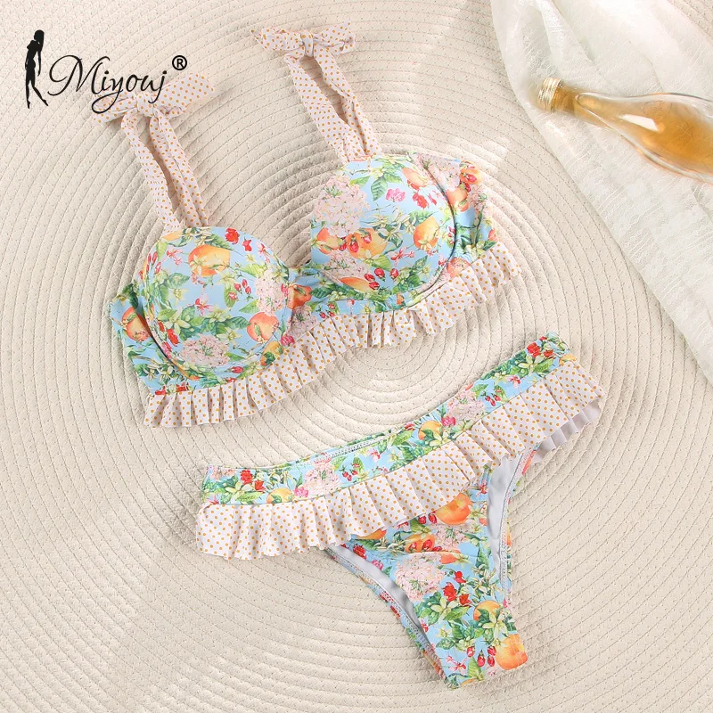 Bikini floral con volantes conjunto push up estampado. - Image 4