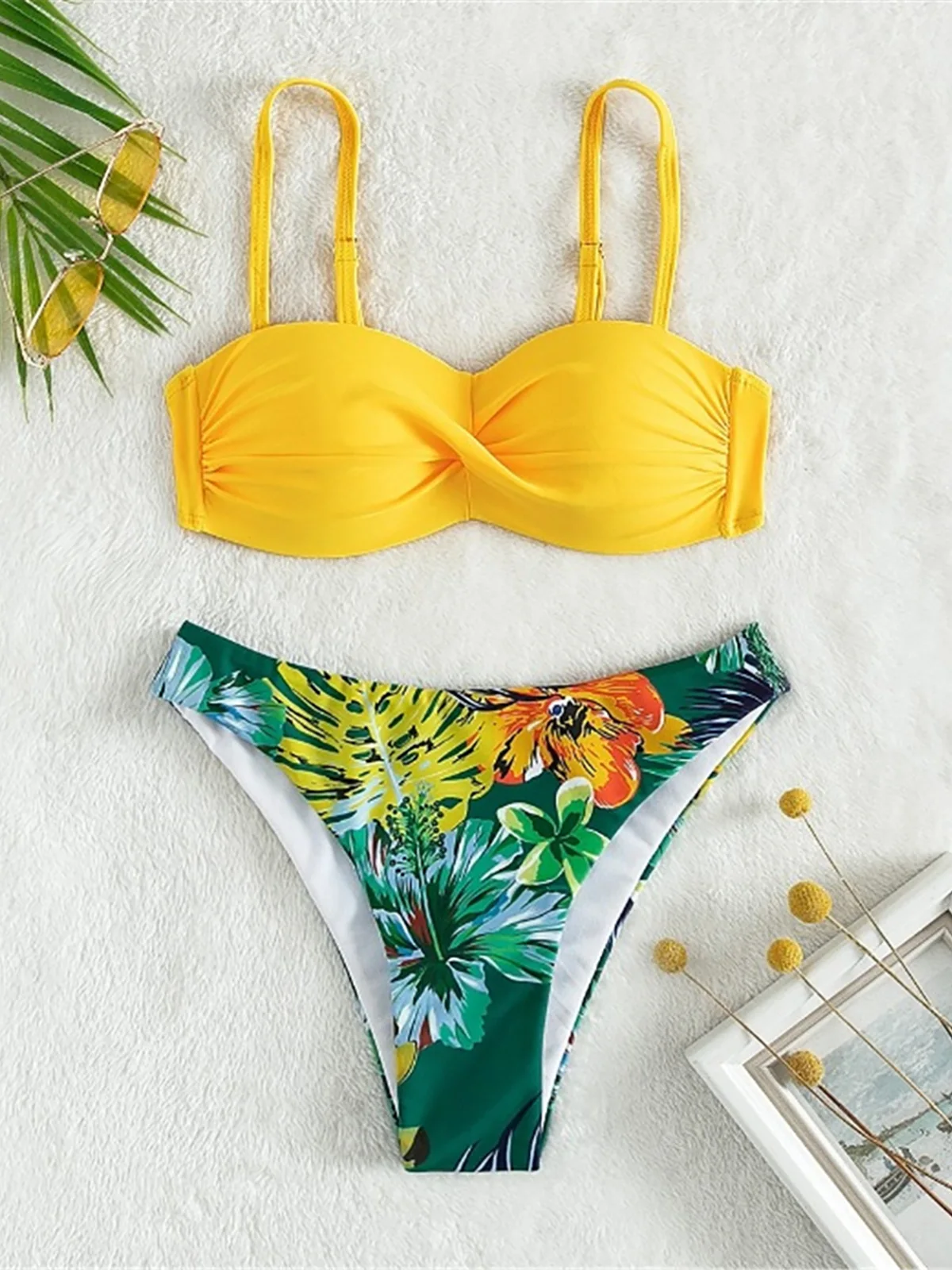 Bikini con estampado de flores con Push Up. - Image 6
