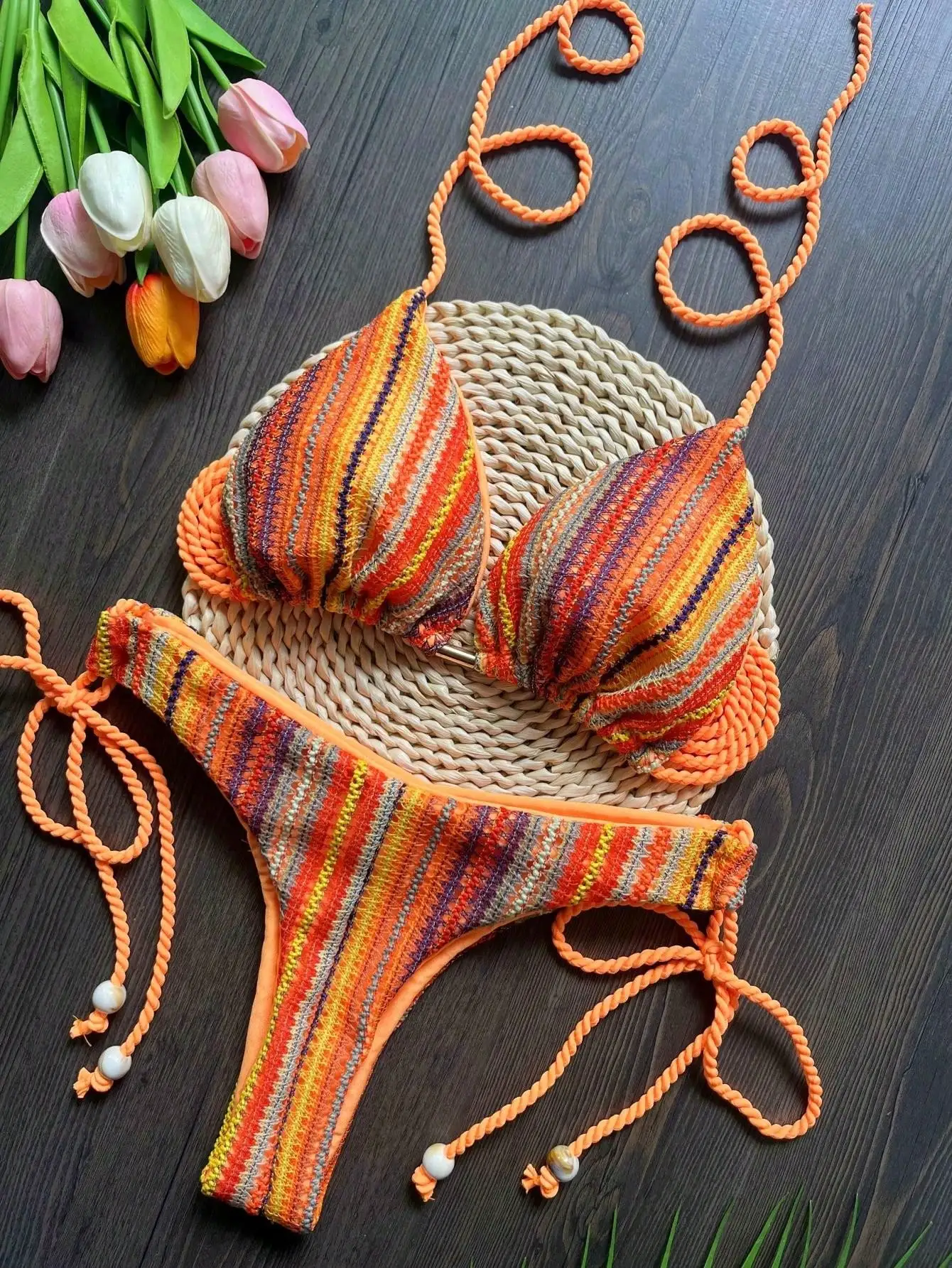 Bikini Conjunto con tirantes de cuerda trenzada, brasileño con realce.