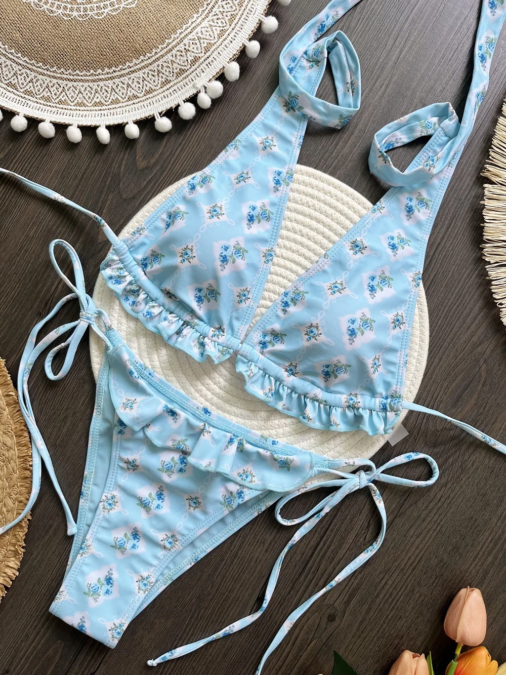 Bikini Conjunto con estampado de hojas de loto de dos piezas con Tanga. - Image 2