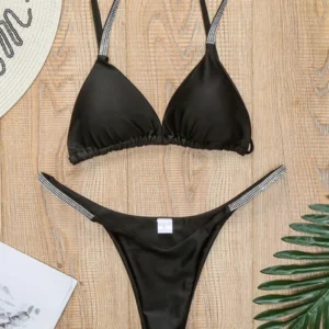 Bikini con Tanga y lentejuelas brillantes.