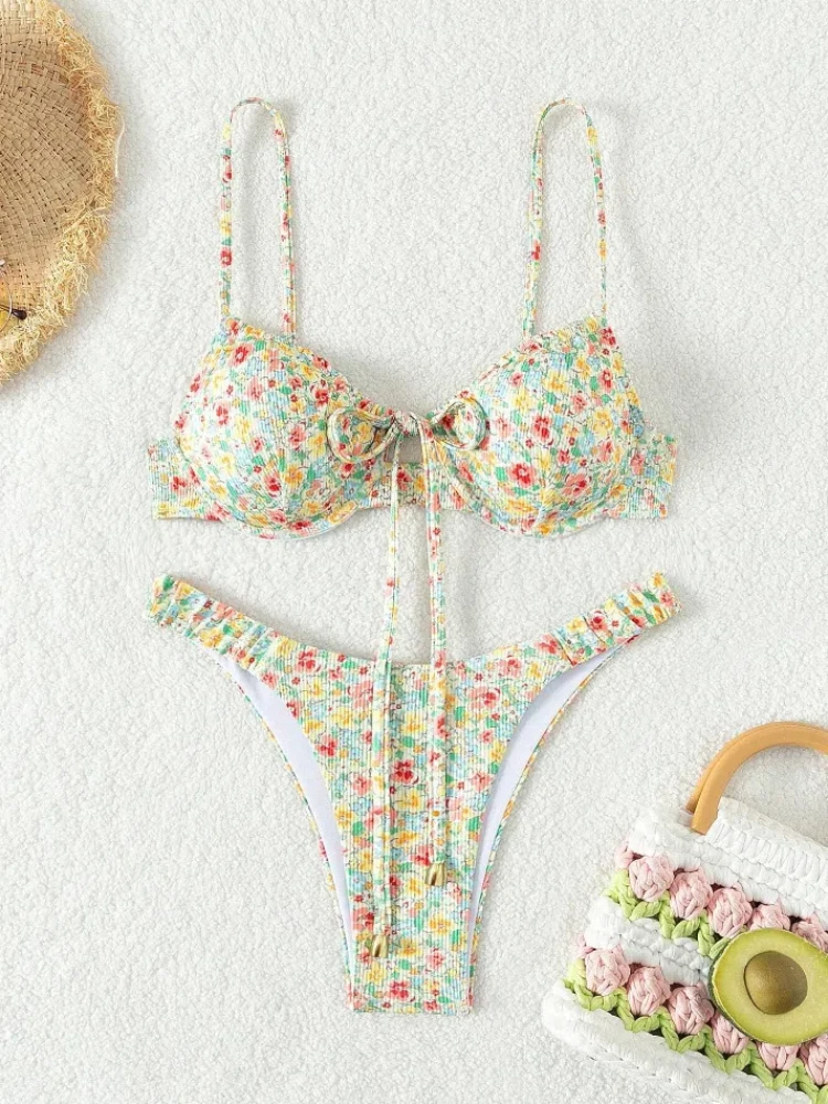 Bikini con estampado Floral Push Up conjunto con Tanga. - Image 5