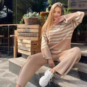 Conjunto de dos piezas suéter de cuello alto arrayas, holgado, pantalones holgados.