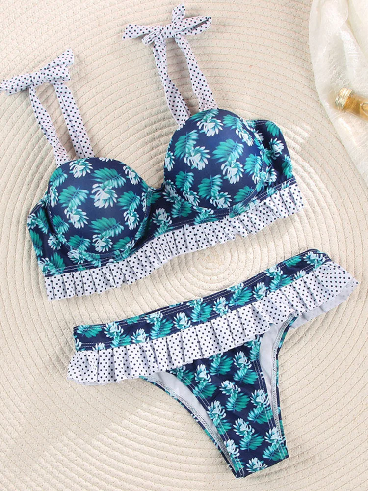 Bikini floral con volantes conjunto push up estampado.