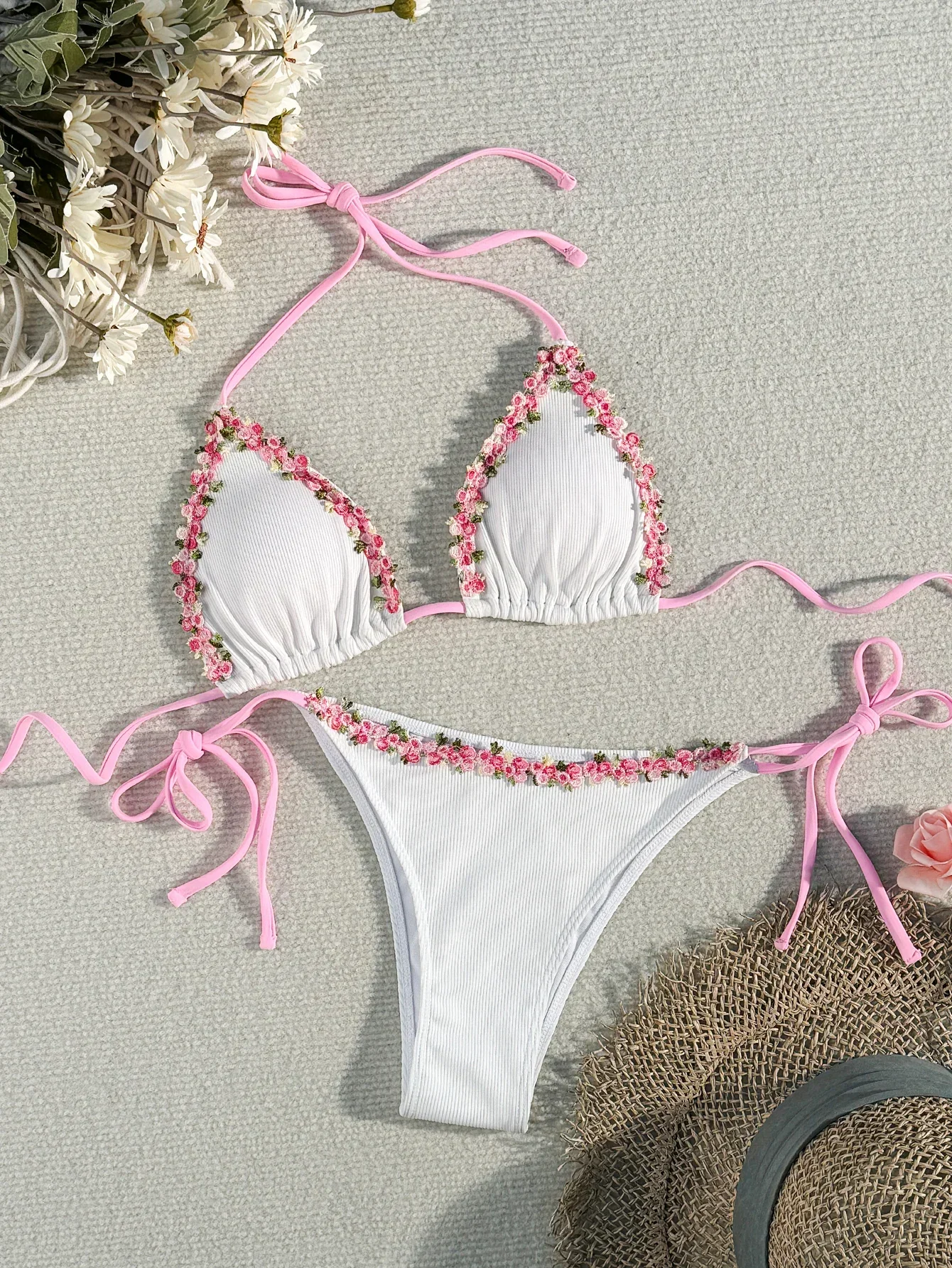 Bikini Floral 3D sujetador de realce con lazo lateral, Tanga.
