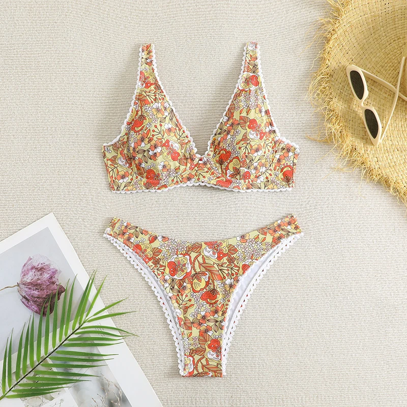 Bikini con estampado Floral con realce y borde de encaje. - Image 5
