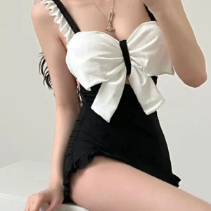 Bikini traje de baño de una pieza.