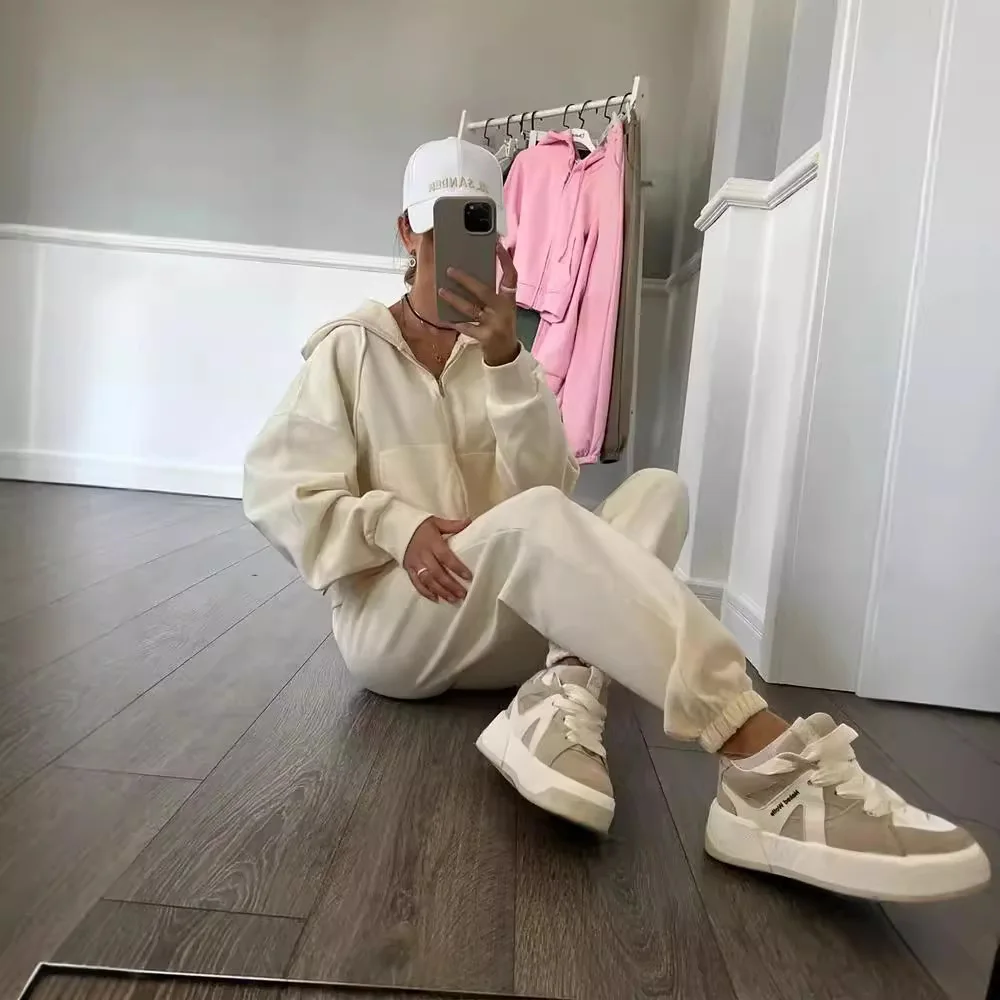 Conjunto de Sudadera con capucha, pantalones amplios cómodos. - Image 4