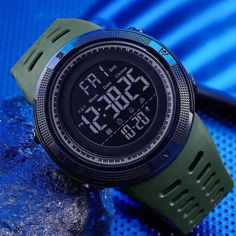 Reloj de pulsera deportivo digital multifunción, resistente al agua.